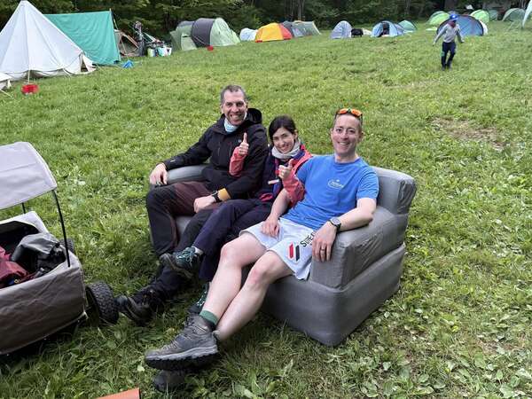 volunteers_on_the_couch